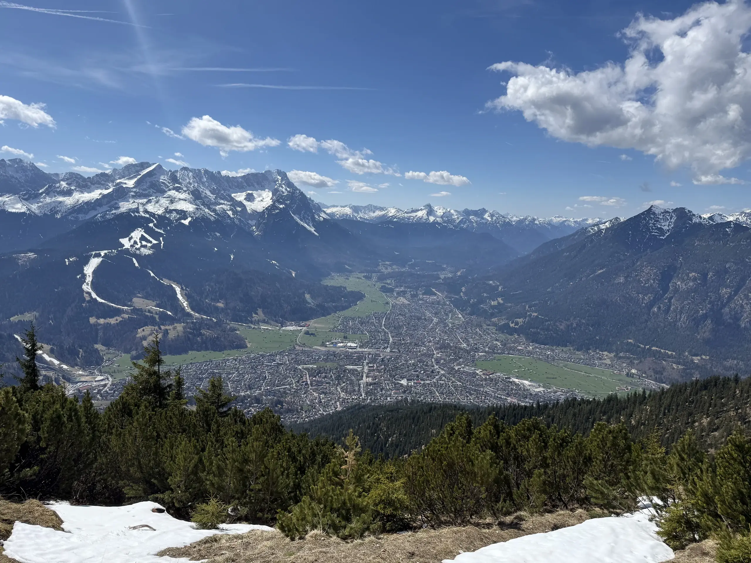 Bergpanorama vom Gipfel – Immobilienmakler Ben Jarosch schätzt Weitblick und Perspektivwechsel