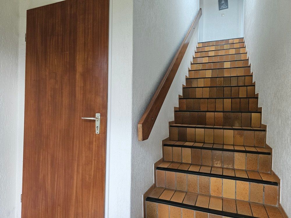 Treppe zu den oberen Wohnungen