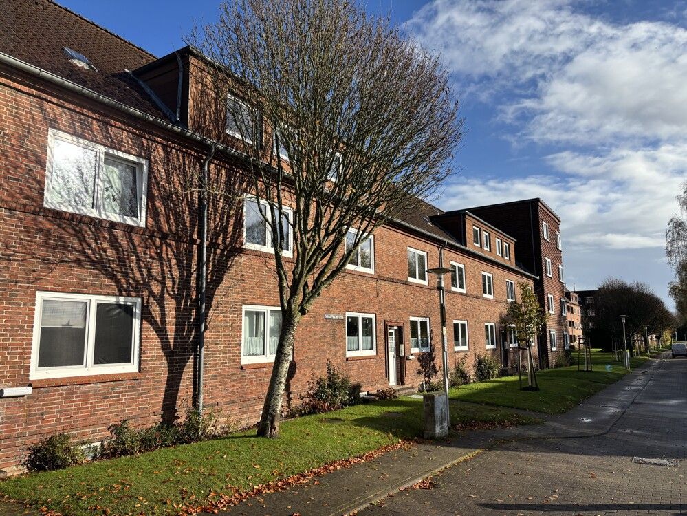 Der verkehrsberuhigte Bereich bietet öffentliche Stellplatzmöglichkeiten