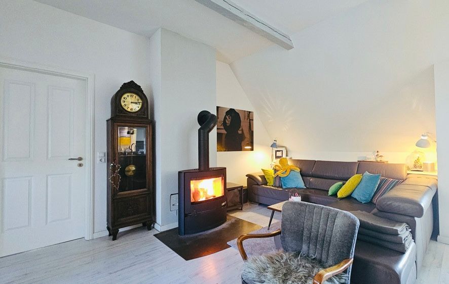 Wohnbereich mit Kamin