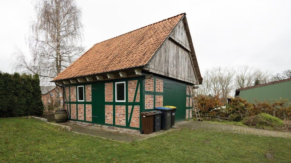 Garage.