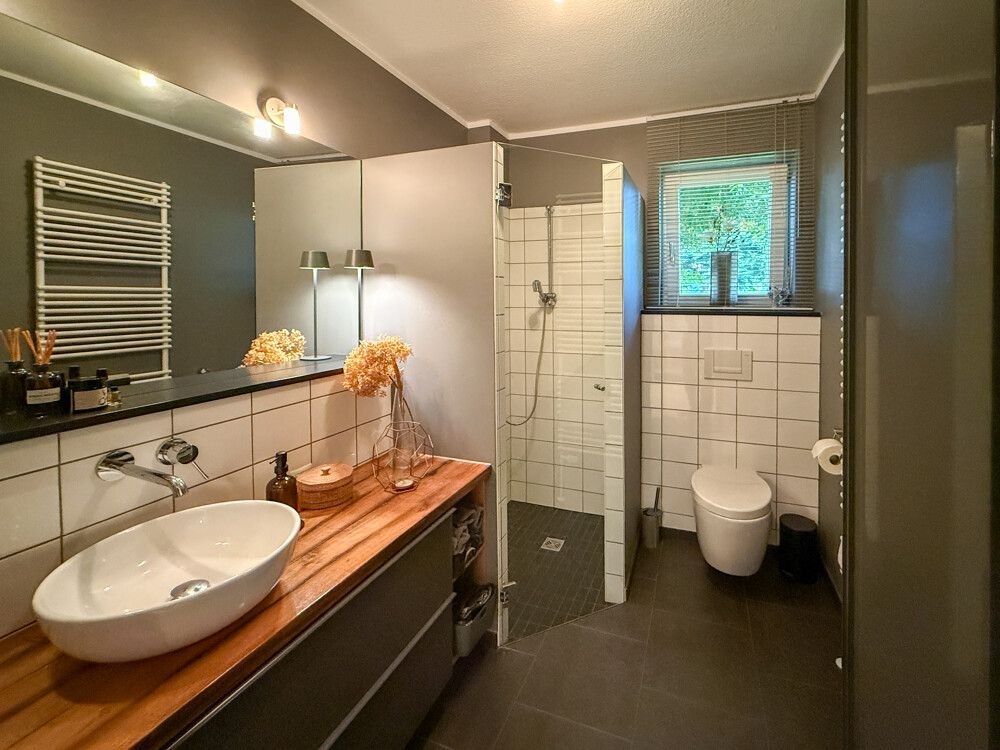 .Duschbad im Erdgeschoss