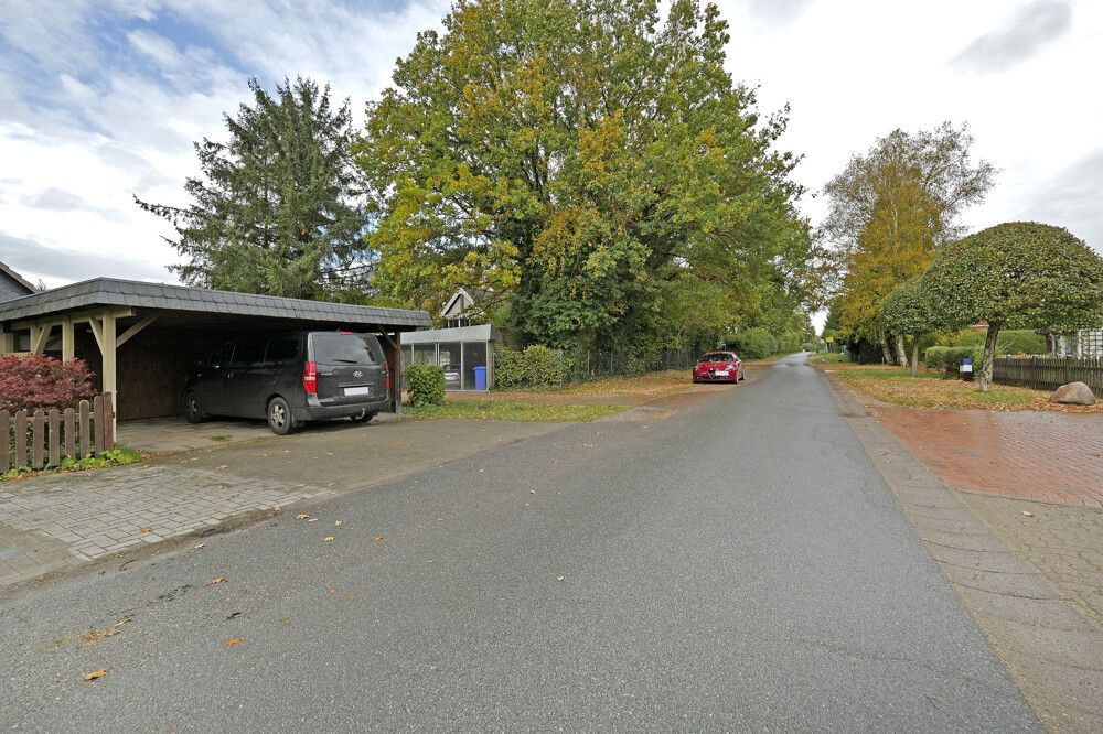 Carport und Ansicht Straße