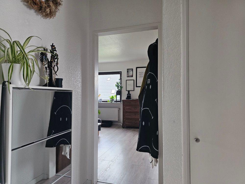 Flur Dachgeschosswohnung rechts