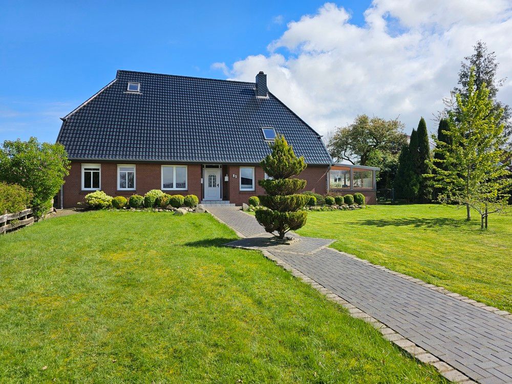 Blick vom Garten auf das Haus