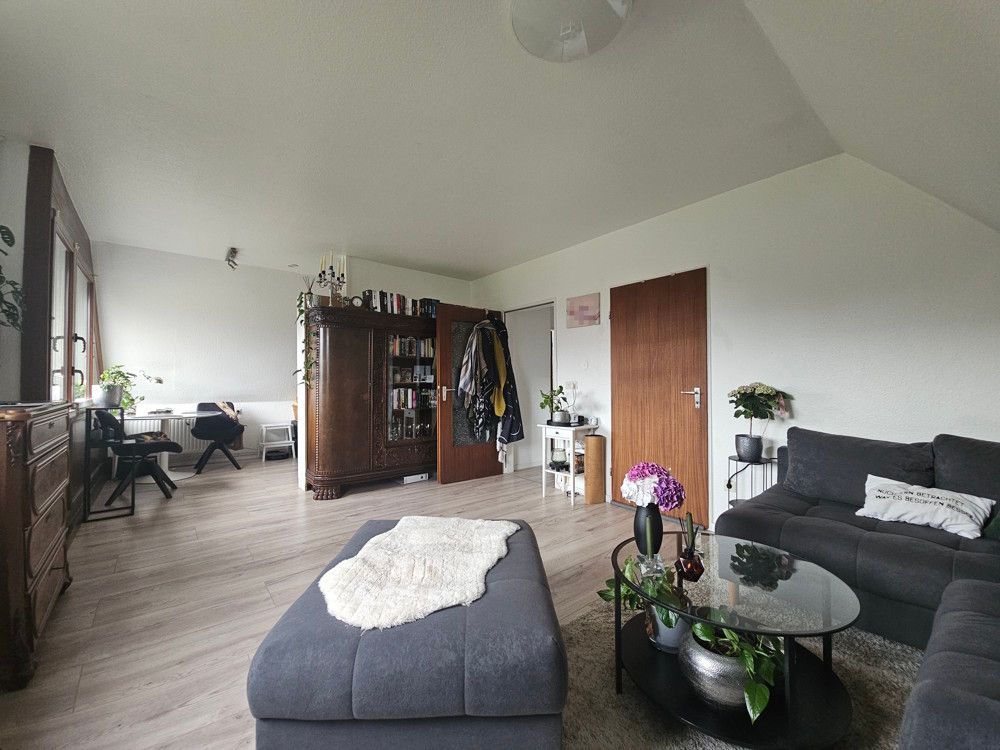 Wohnzimmer Wohnung oben rechts, Ansicht 2