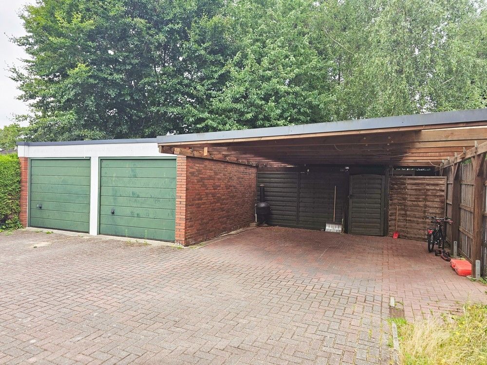 Doppelgarage und Doppelcarport